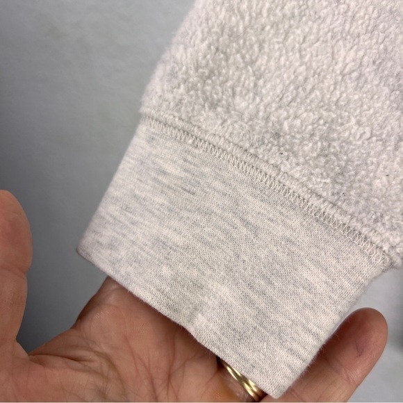 SOFT SURROUNDINGS MENS CREAM FLEECE Abalone buttons pullover. Size Medium - Picture 2 of 9